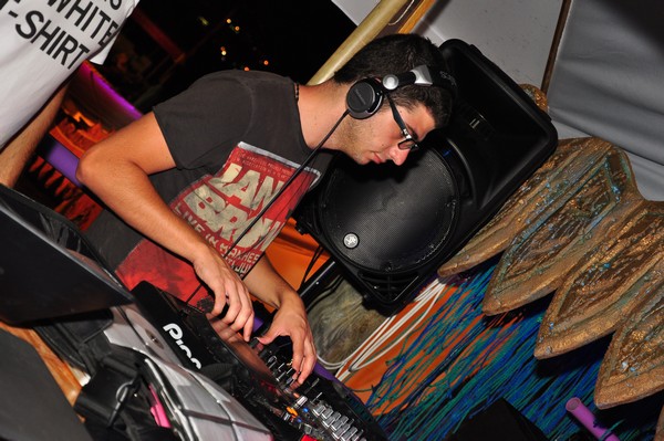 Night Beach Party @ Edde Sands
